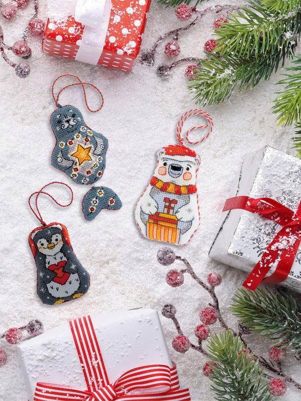 Набор для вышивания нитками Риолис, Новогодние игрушки Вам подарочек, 7х12 см