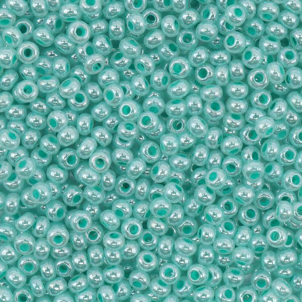 Бисер Preciosa эффект алебастра с блест.покрытием и цв. центром 10/0 (37358), круг.отв., 500гр