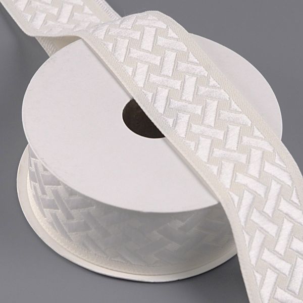 Лента (тесьма) жаккардовая 35.0 мм / 10±0.5 метров, бордюр Плетеный орнамент 35274 V1 белый