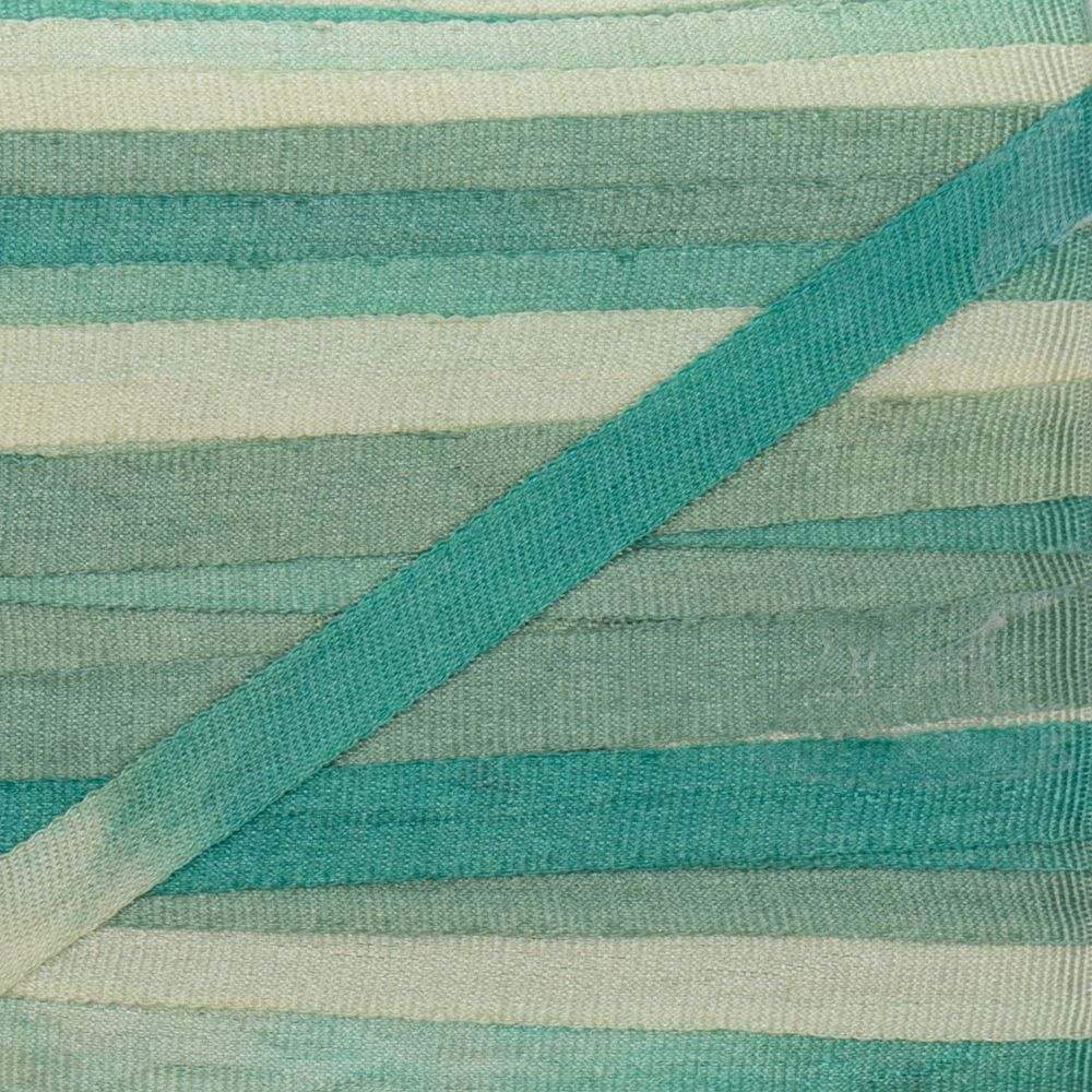 Лента (тесьма) шелковая 4.0 мм / 9.1±0.5 метров, M241 св. сиреневый/сиреневый, Gamma SRM-4