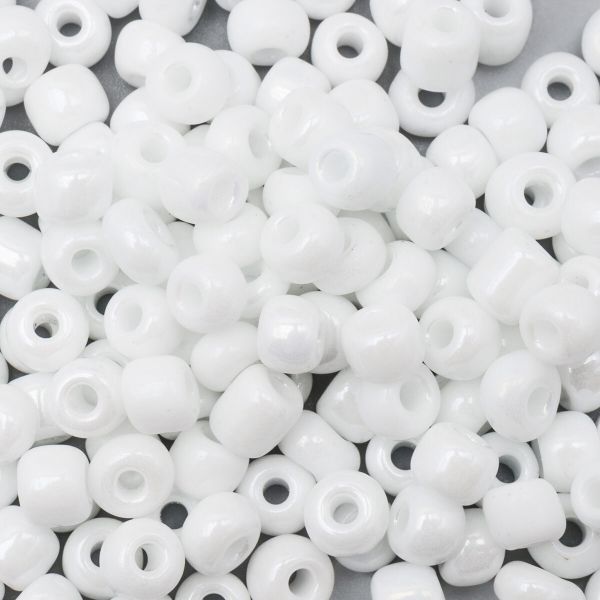 Бисер Astra&Craft 6/0 (4.1 мм), 150 г (10х15 г), цв. 121 белы