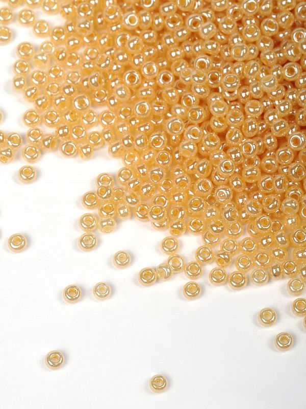 Бисер Preciosa 10/0 (2.3 мм), 50 г, Shell цв. 47115/331-19001