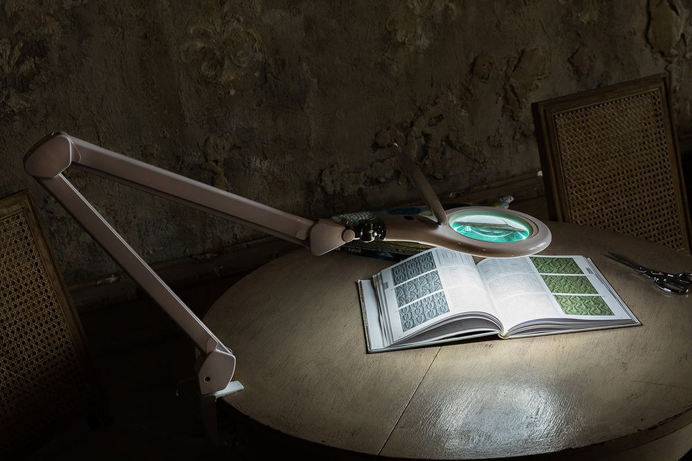 Лупа с подсветкой на струбцине ⌀12 см (ув.х2), Ferstel FR-26