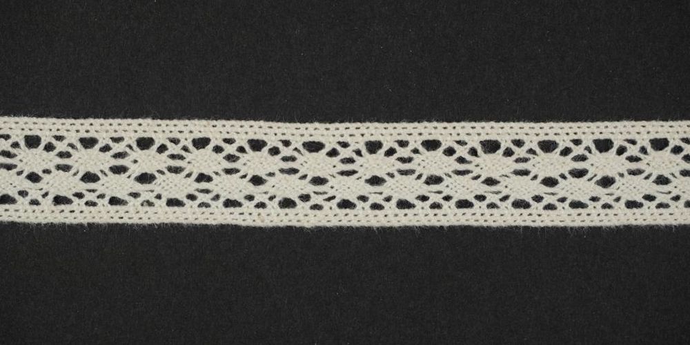 Кружево вязаное (тесьма) 16 мм цв.натуральный, Alfa, 25 метров, AF-056-000 Кружево вязаное (тесьма) 16 мм цв.натуральный, Alfa, 25 метров, AF-056-000