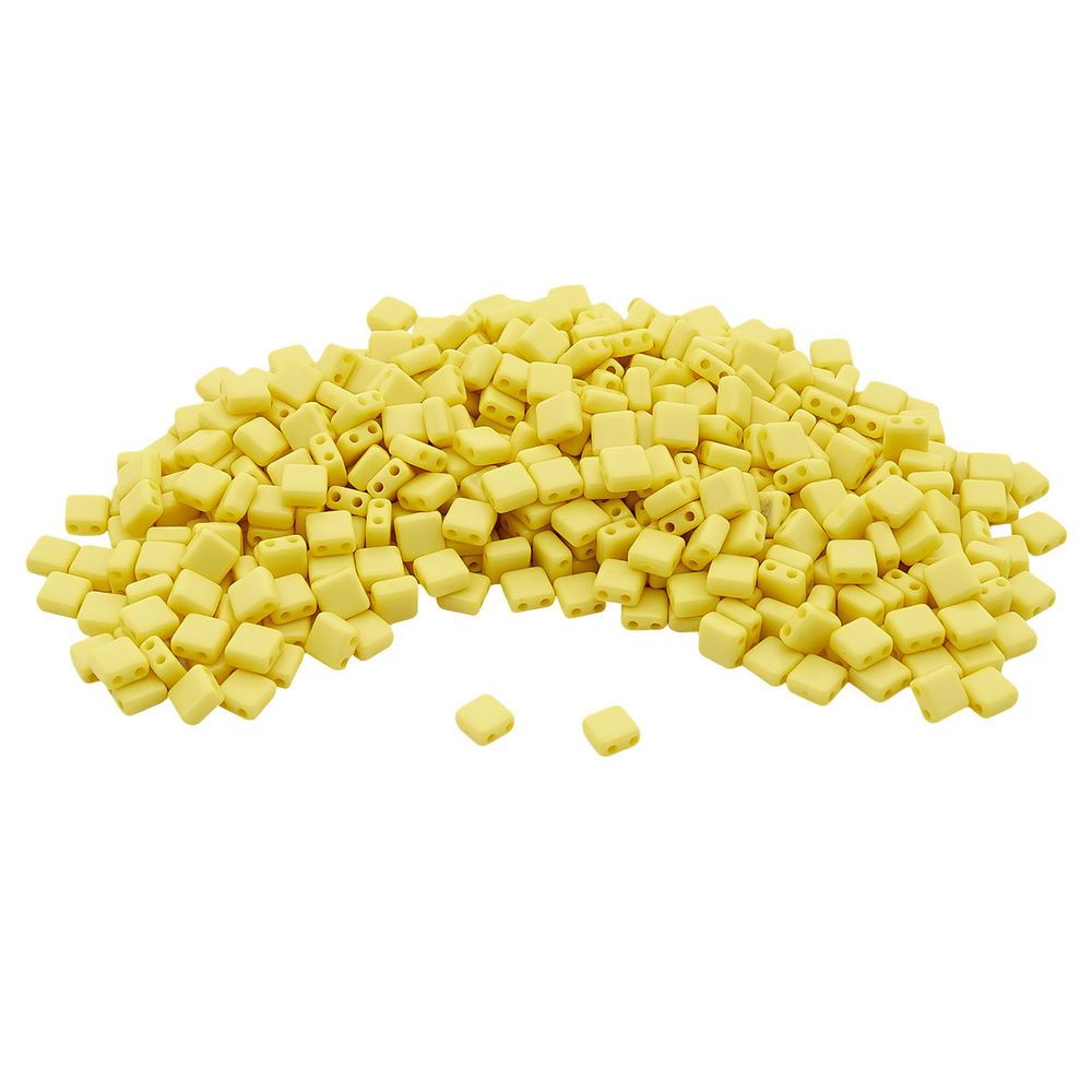 Бусины пластик 6х6х3 мм, 50 г, с двойным отверстием, плоский квадрат, 8 бледно-желтый, Astra&Craft 7429