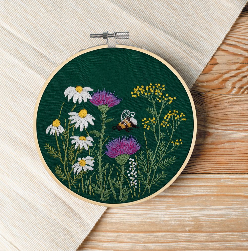 Набор для вышивания нитками Panna, Живая картина Шмель и чертополох, 13х13 см